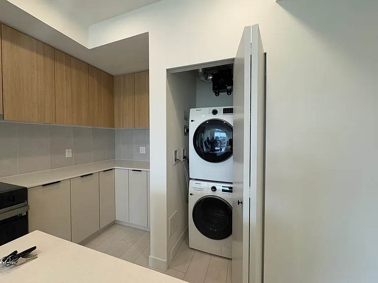 13439 94a Ave #211 — Photo 5