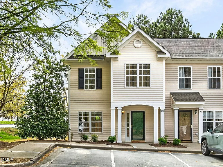 101 Harbor Haven Dr — Photo 1
