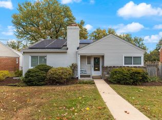 8113 Carroll Ave, Takoma Park, MD 20912