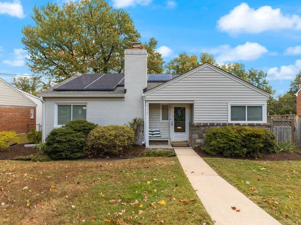 8113 Carroll Ave, Takoma Park, MD 20912