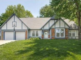 7529 Haskins St, Lenexa, KS 66216