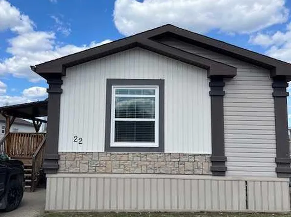 22 Keystone Pl, Whitecourt, AB T7S 0B2