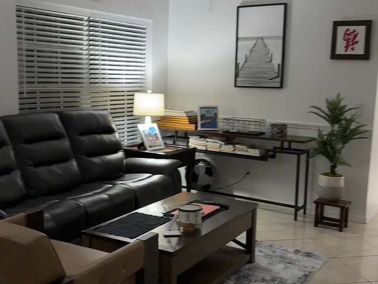 Arnold Zlotoff Dr — Photo 2