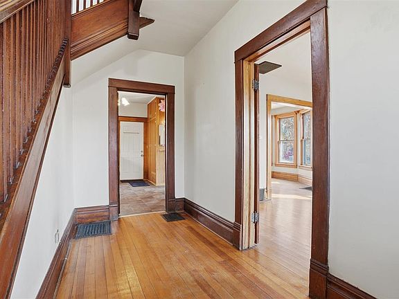 4th image of 1130 Rochester Ave