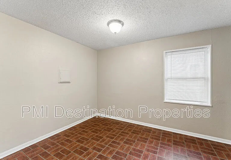 5431 N Indiana Ave — Photo 14