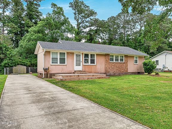 3rd image of 12 Barksdale Drive