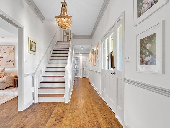 4th image of 2877 W Levee Oaks