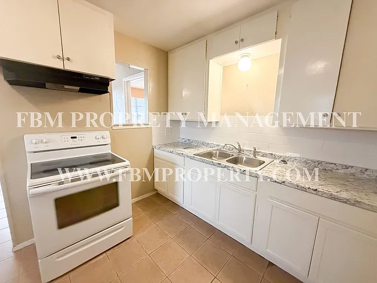 3593 Ennis Ave - 1 Bedroom, 1 Bathroom Fourpelx in Bardwell, TX! — Photo 6