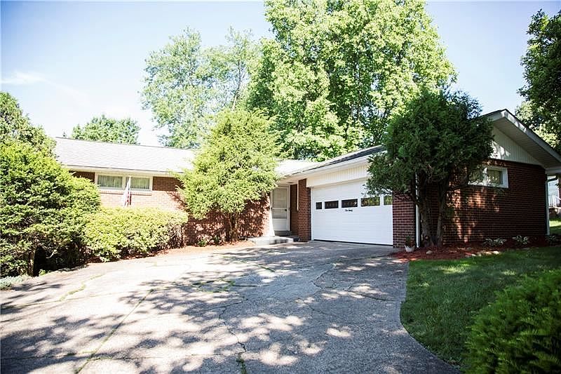 1st image of 120 Summit Dr