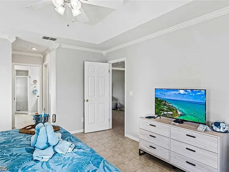 4131 SW 17th Pl — Photo 11