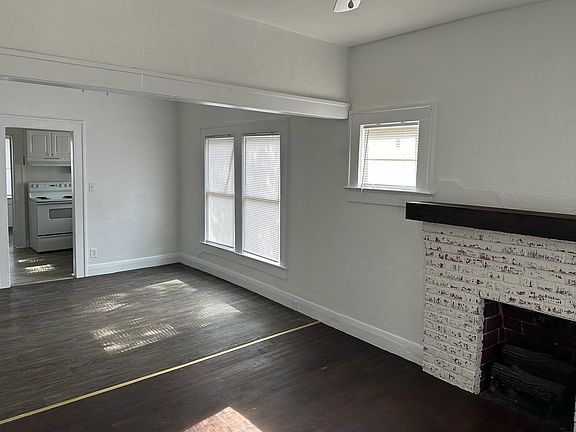 3rd image of 202 E Selma Ave