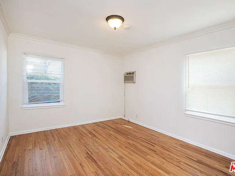 8517 Pickford St — Photo 14