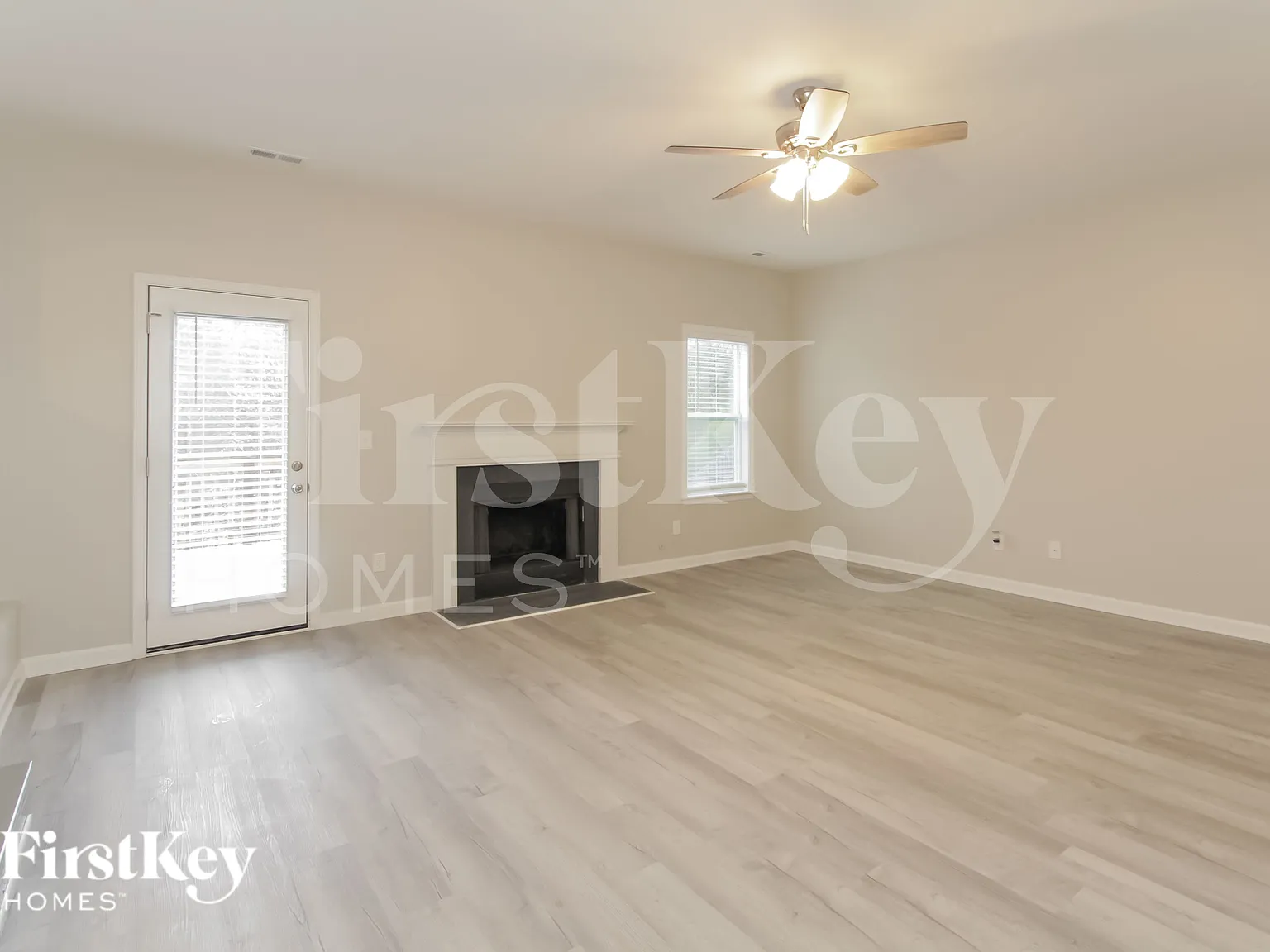 4 bed, 2.5 bath, 2880 sqft, $2,870 — Photo 4