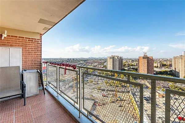 Sold by Remax Edge | media 28