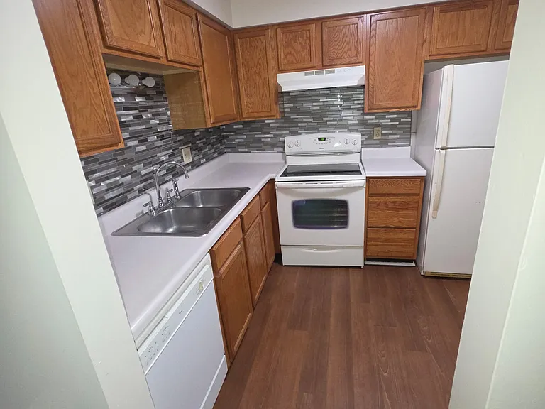 243 S Durkin Dr #13 — Photo 2