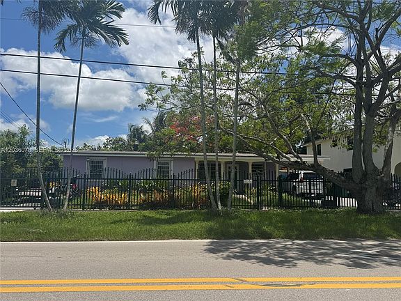 3rd image of 11290 SW 47th Ter