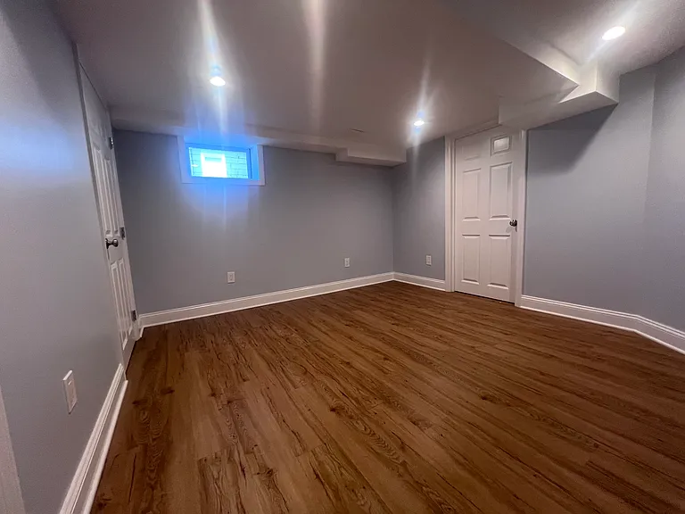 228 Windsor Ave — Photo 29