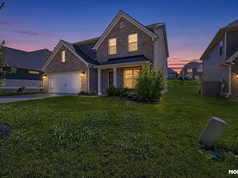 105 Irondale Ct — Photo 3