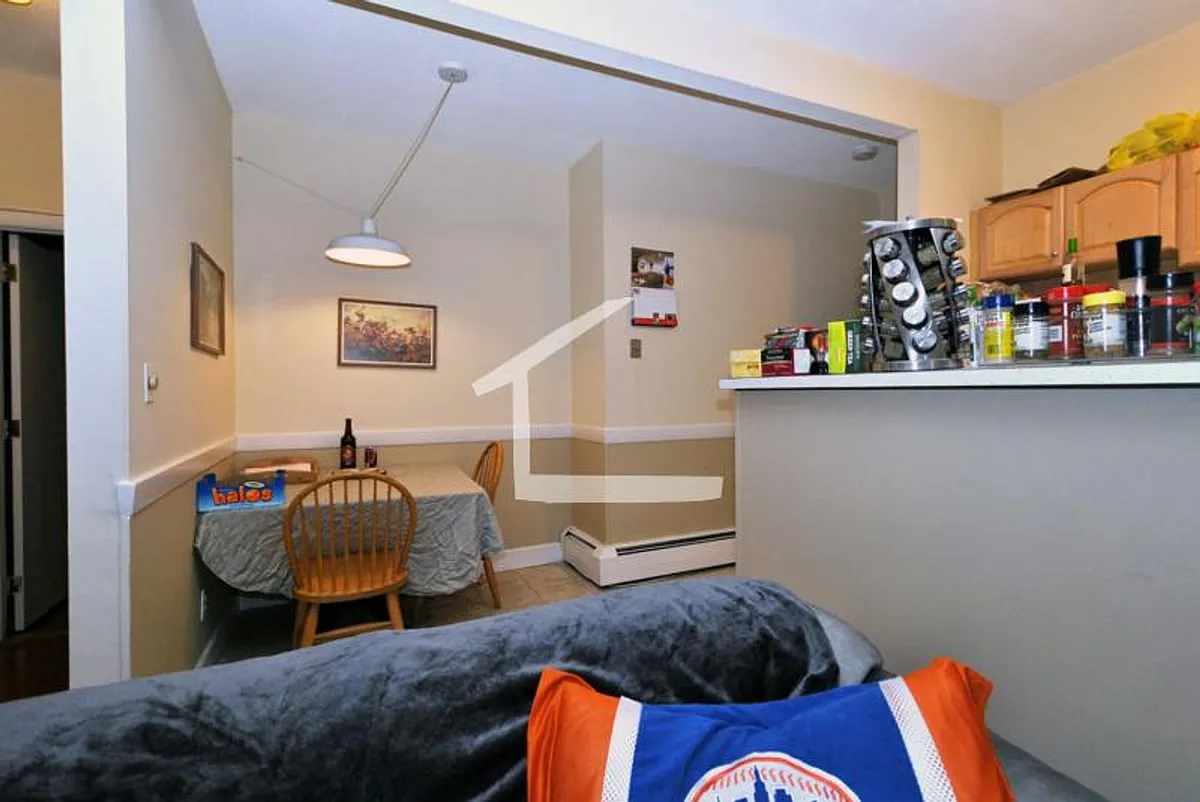 Building Photo - 168 Winthrop Rd #12