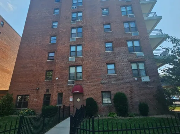 100 Colfax Ave APT 6L, Staten Island, NY 10306