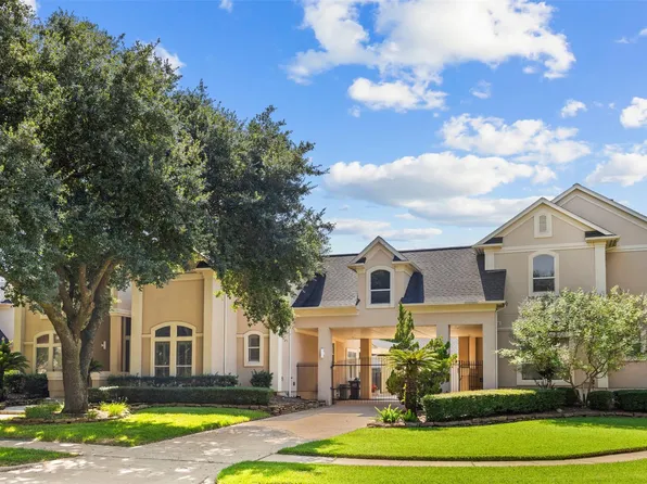 6 Epernay Pl, Houston, TX 77040