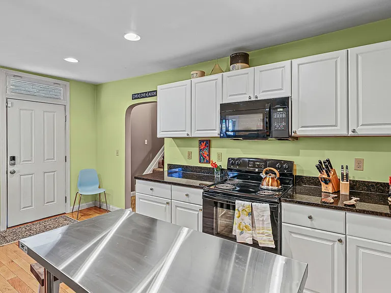 804 Main St — Photo 16
