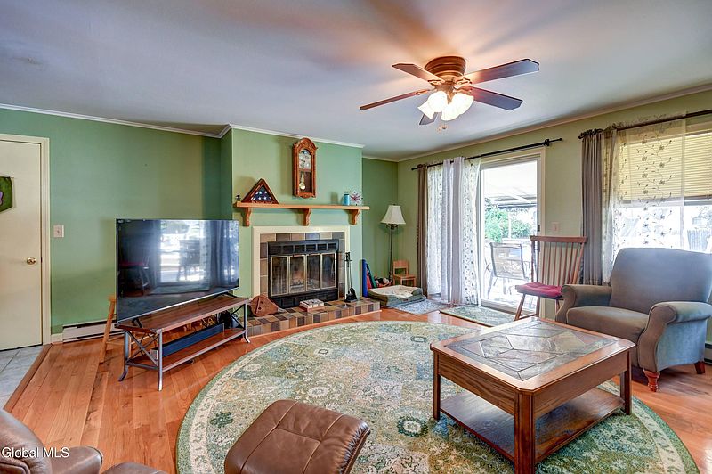 5th image of 519 Charles Street