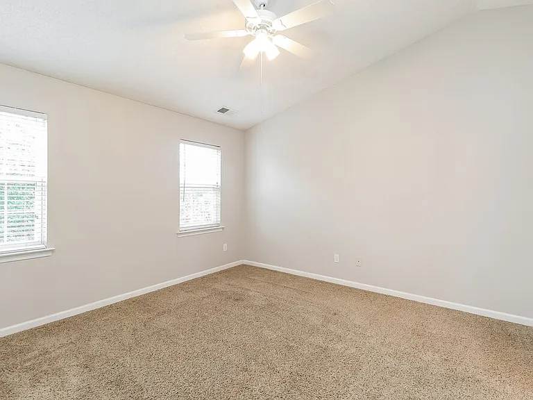 15239 Pangborn Pl — Photo 11