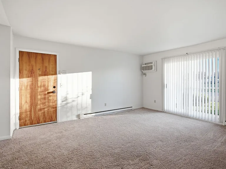 825 South Grand Avenue — Photo 15