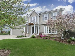 913 Paddock Dr, Carol Stream, IL 60188