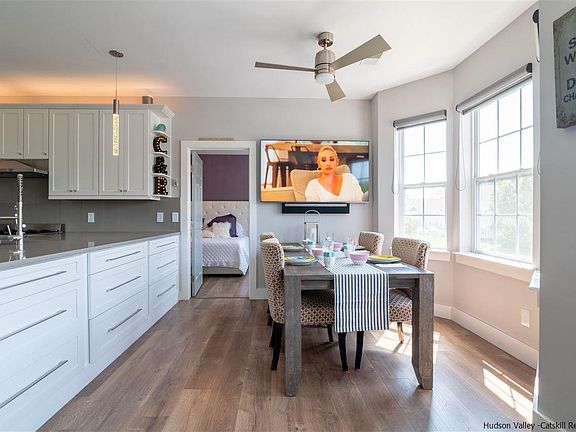 4th image of 104 Commons Ln #104