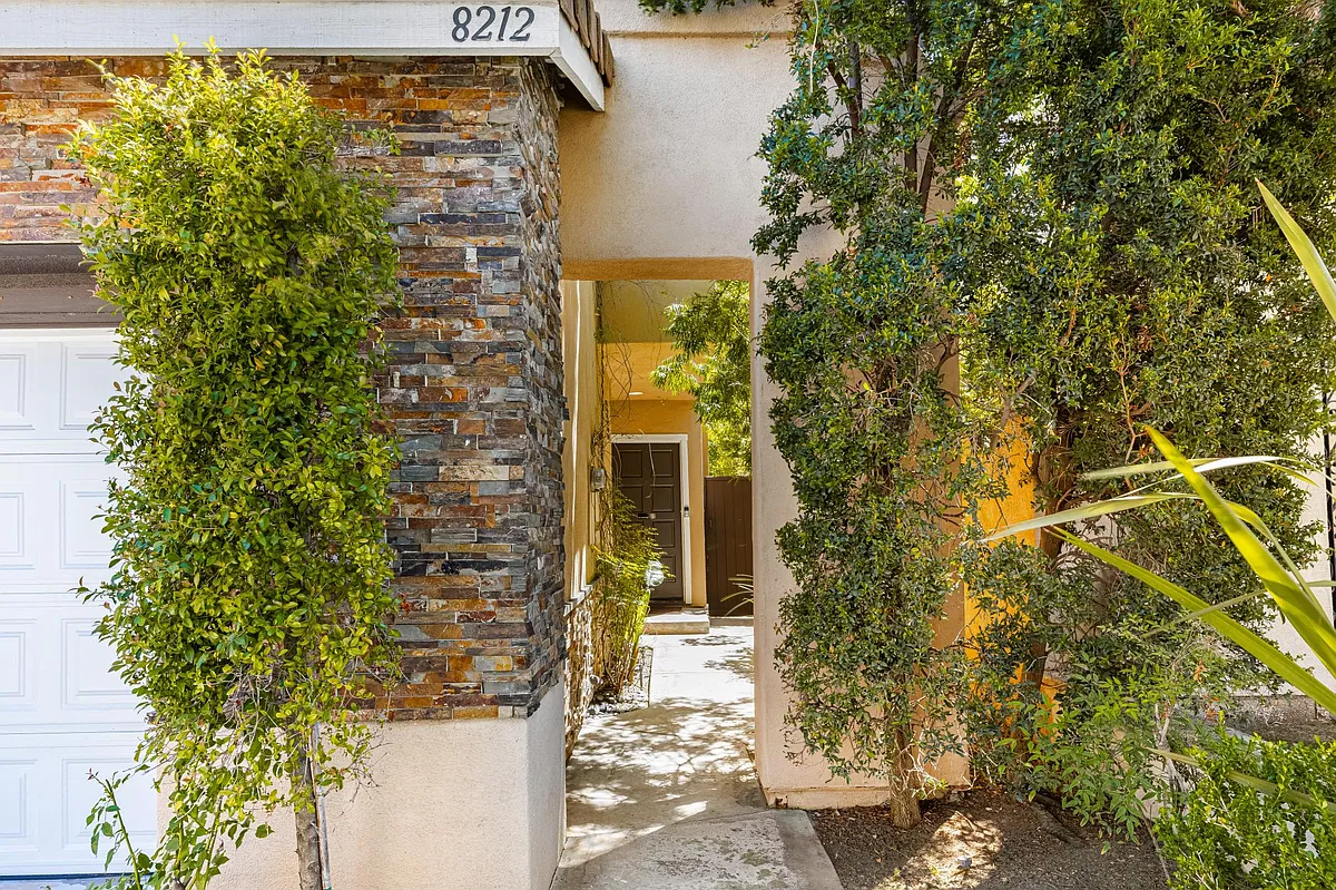 Building Photo - 8212 E White Fir Ln