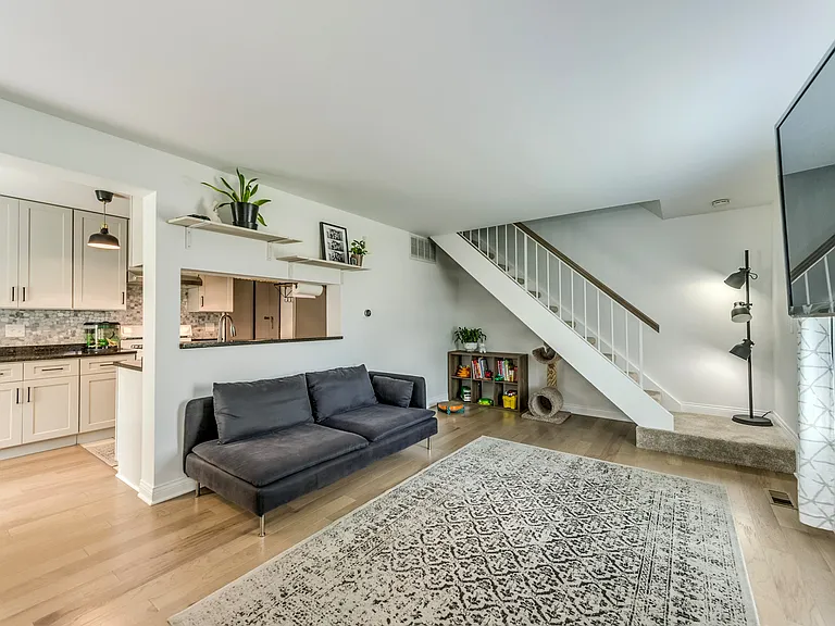242 Harvest Ct — Photo 7