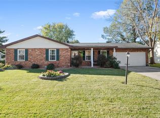 308 Fieldcrest Dr, Swansea, IL
