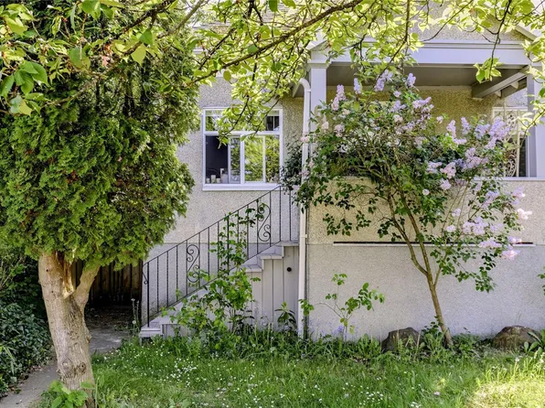 633 Prideaux St, Nanaimo, BC V9R 2N9