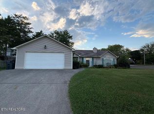5817 Shelley Dr, Knoxville, TN 37909