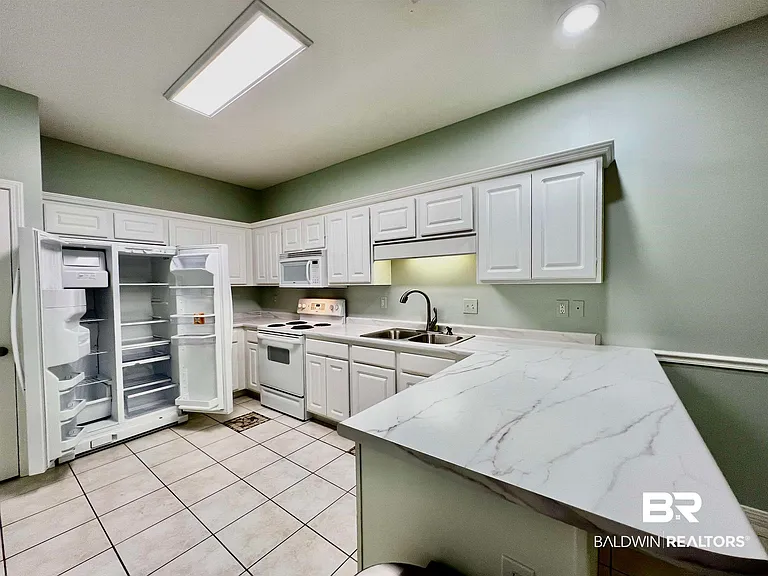 444 Clubhouse Dr #3C — Photo 6