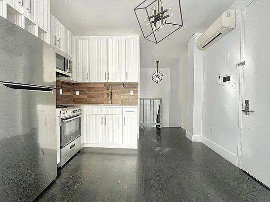 Rented by Doorway NYC, LLC | media 3