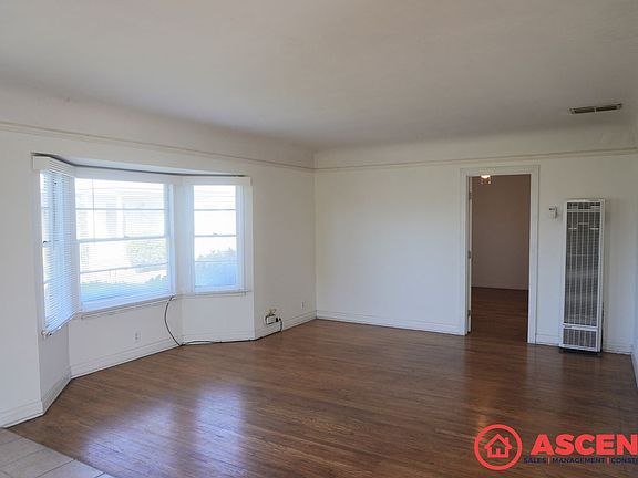2nd image of 1906 Carrere St #1
