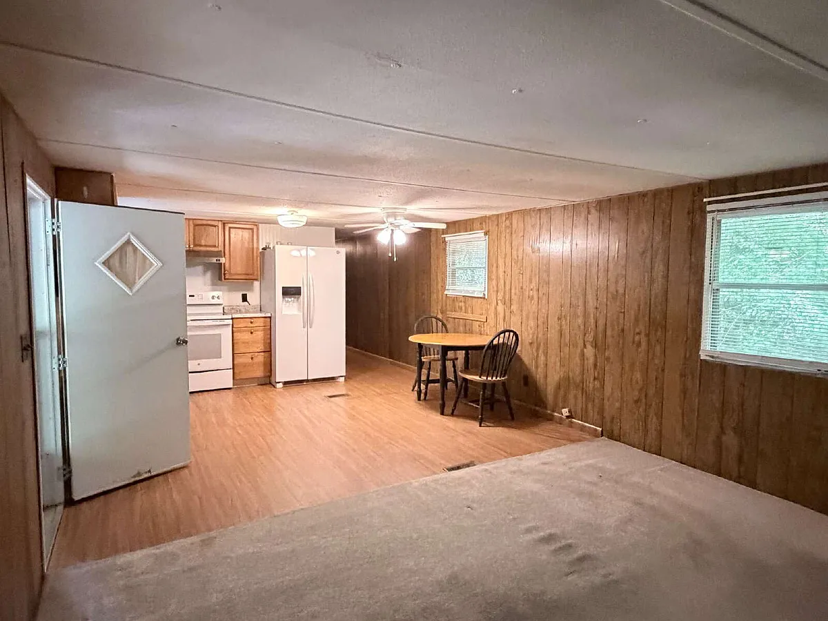 Building Photo - 87 Hicks Lake Dr