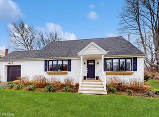 33 Circle Dr, Riverhead, NY 11901