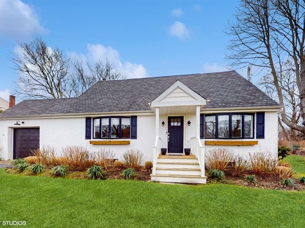 33 Circle Dr