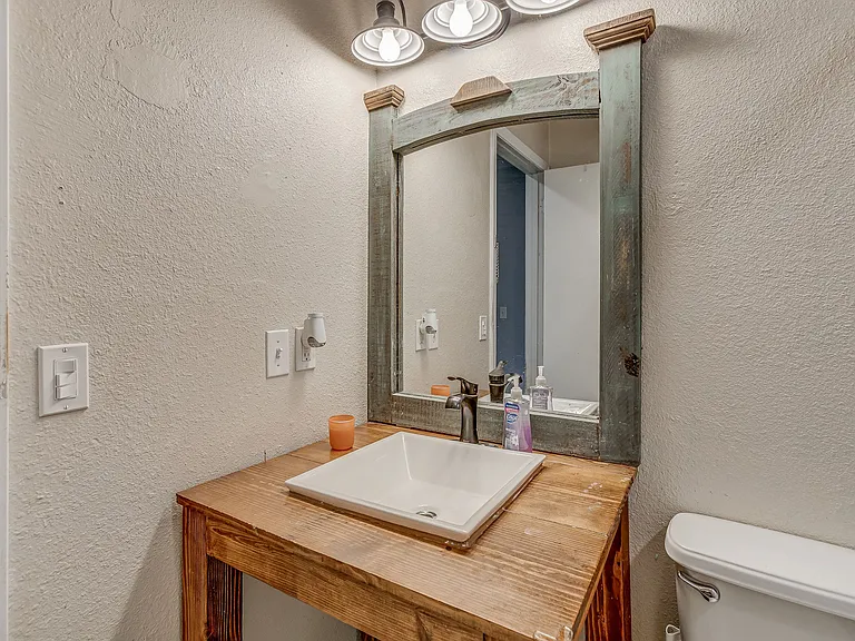 218 S 3rd Ave — Photo 15