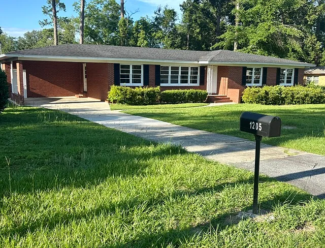 3 bed, 1745 sqft, $1,875 — Photo 2