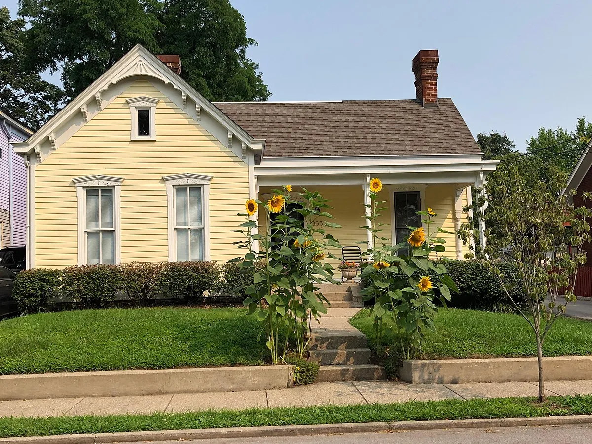 Photo 1 of 19 - 333 Merino St #C - Lexington, KY Front of the dwelling. Entrance to the upstairs unit is in the back. - 333 Merino St #C
