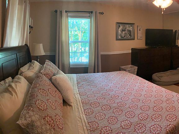 5th image of 5404 Pinewood Dr