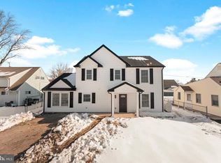 12 Geranium Rd, Levittown, PA 19057