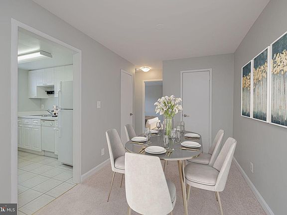 3rd image of 2036 N Woodrow St APT 9
