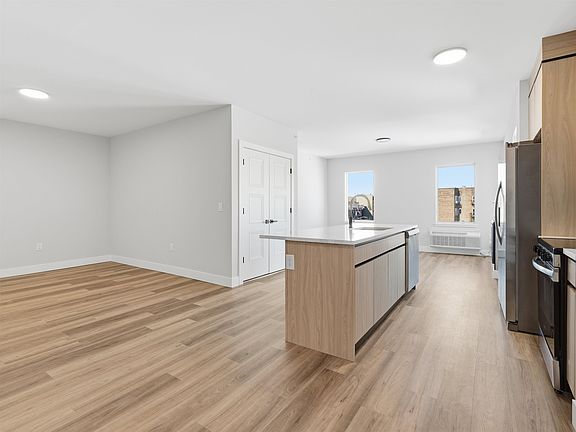 4th image of 304 61st St #2D