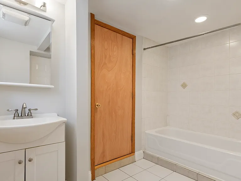 6618 W 19th St #5 — Photo 11